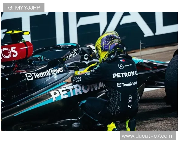 汉密尔顿加盟法拉利首赛季领奖台次数为0 勒克莱尔提醒跃马真实难题